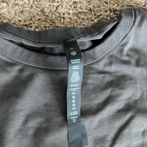 Lululemon The Fundamental
Pocket T-Shirt - Picture 2 of 5